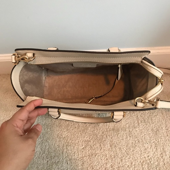 Michael Kors purse - Picture 2 of 2